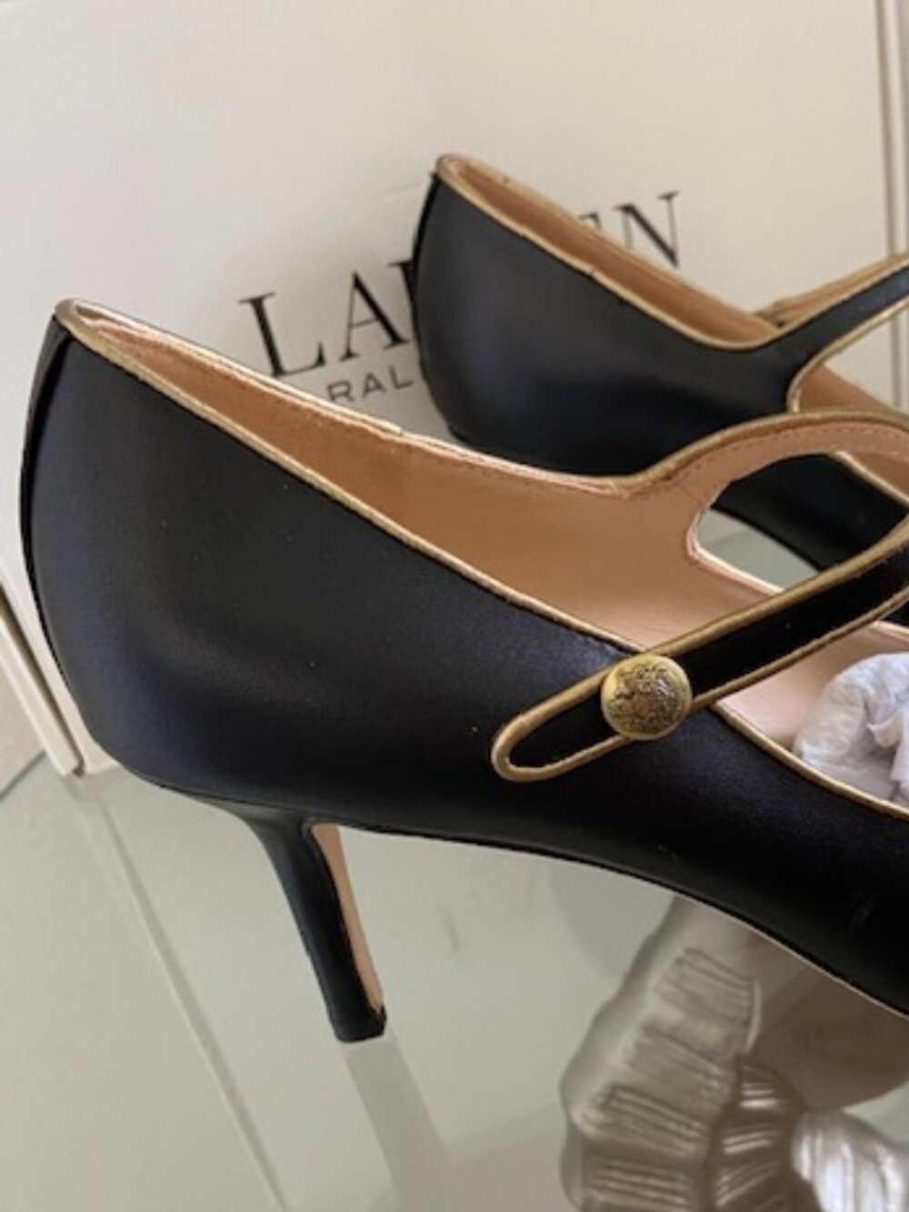 NWT - Ralph Lauren Lanette Black/Gold Metallic Trim Mary Jane Pumps - Size 8.5 - Picture 4 of 6